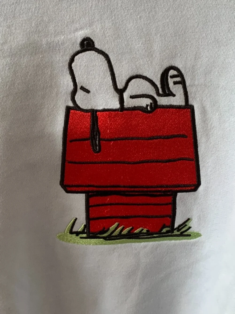 PEANUTS Snoopy & Friends Embroidered Crew Neck Sweater in Blue Sz MEDIUM - Picture 2 of 3